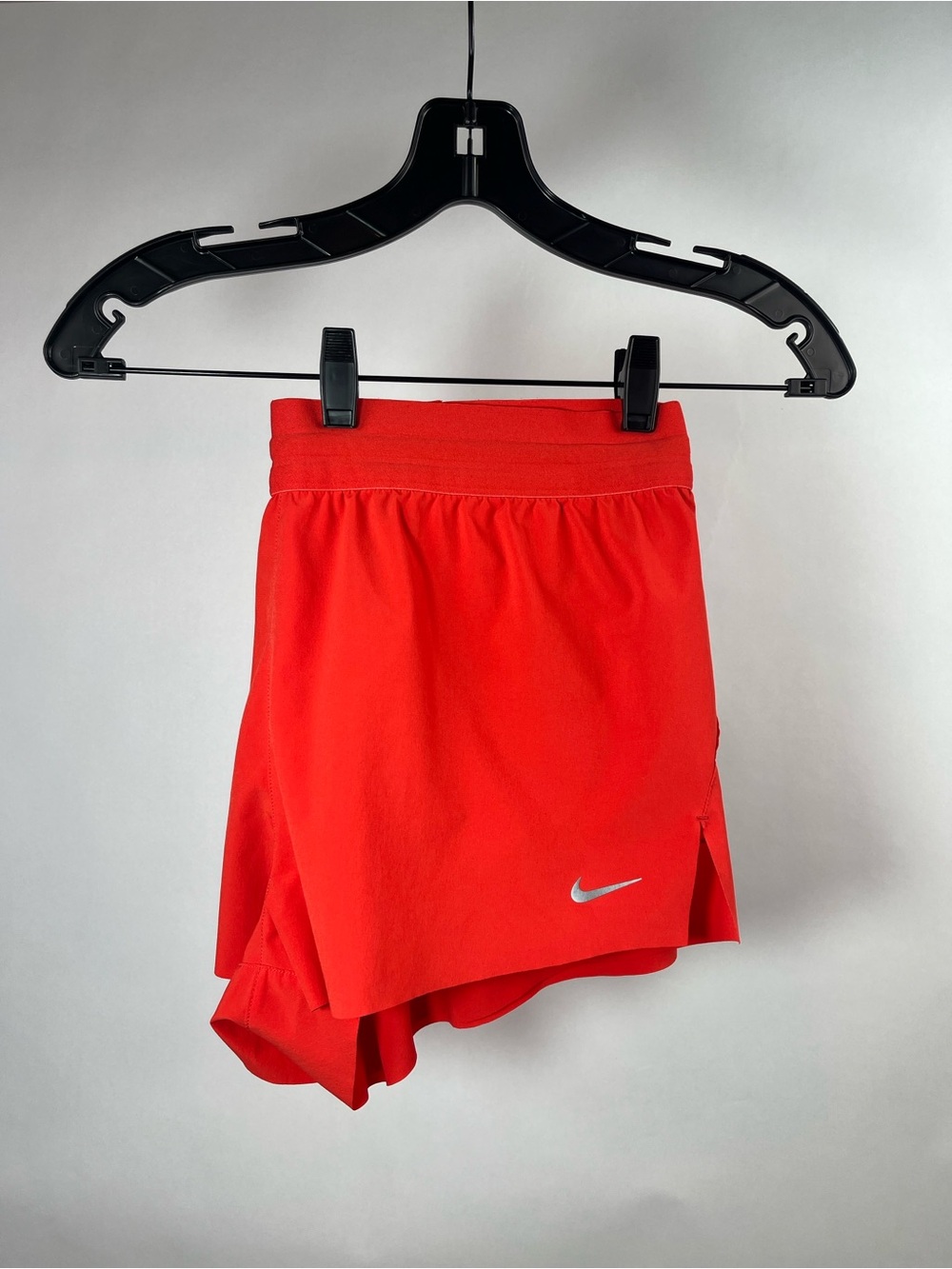 Nike Swift Dri-FIT Mid-Rise 2.5" Brief-Lined Shorts - Women's - Picture 10 of 14